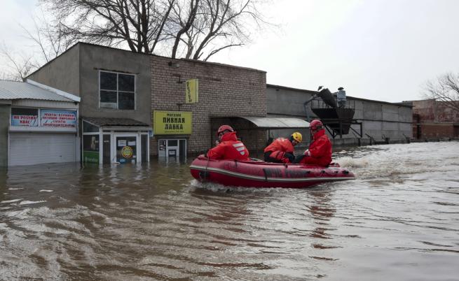 За едно денонощие: Над 1600 жилища са отводнени в Оренбургска област