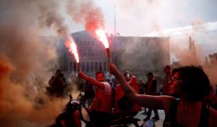Стачка блокира обществения транспорт в Гърция (СНИМКИ)