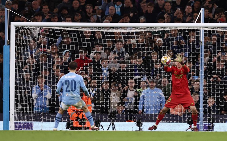 Фенове посочиха виновника за отпадането на Манчестър Сити, не е Бернардо Силва