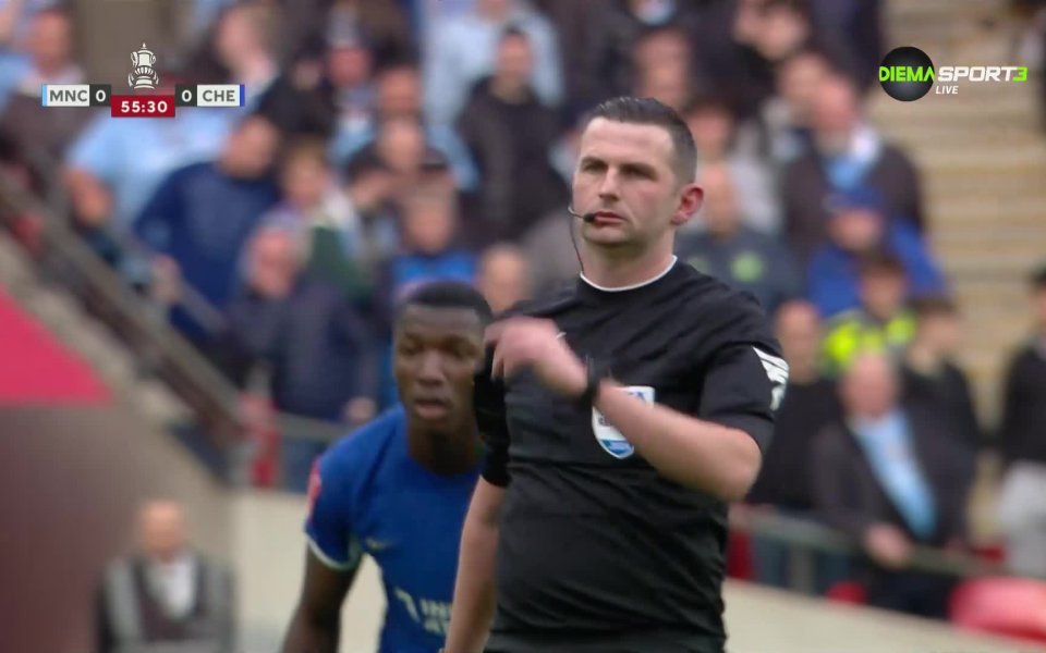 В 55-а минута на двубоя между Манчестър Сити и Челси