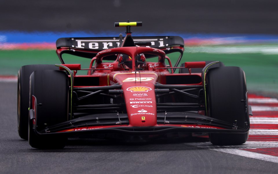 Скудерия Ферари обяви, че ще включи два нюанса на синия