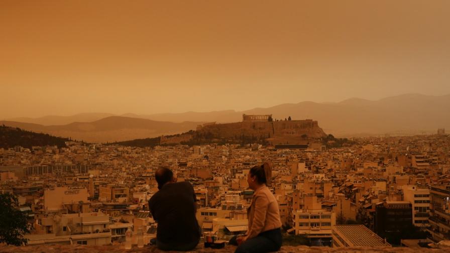 Сахарски прах покри небето над Атина