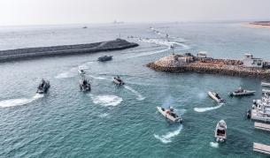 Иран: Екипажът на задържания кораб, свързан с Израел, ще бъде освободен
