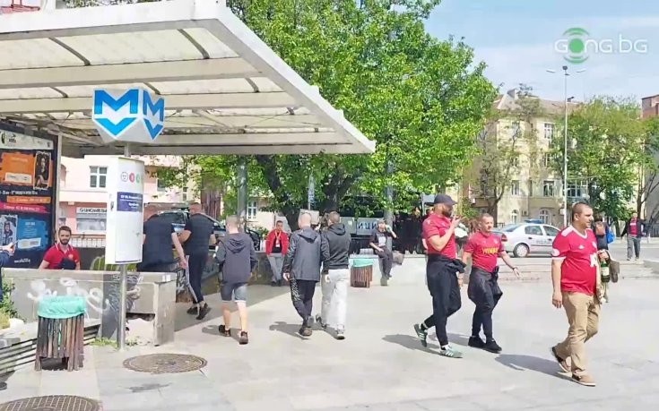 Без шествие, но с шалче в ръка феновете на ЦСКА се запътват към 
