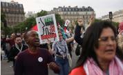 Първомайски протести в Париж: Сблъсъци между полицията и протестиращите, има арестувани