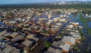Воден ад: Броят на жертвите на наводненията в Бразилия расте