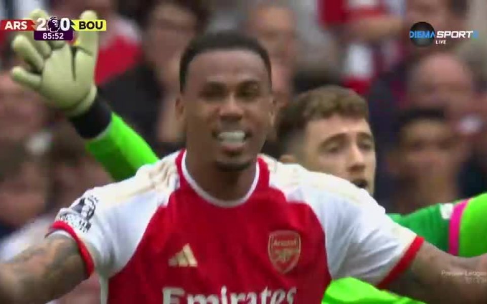 В 86-ата минута на мача Арсенал - Борнемут от 36