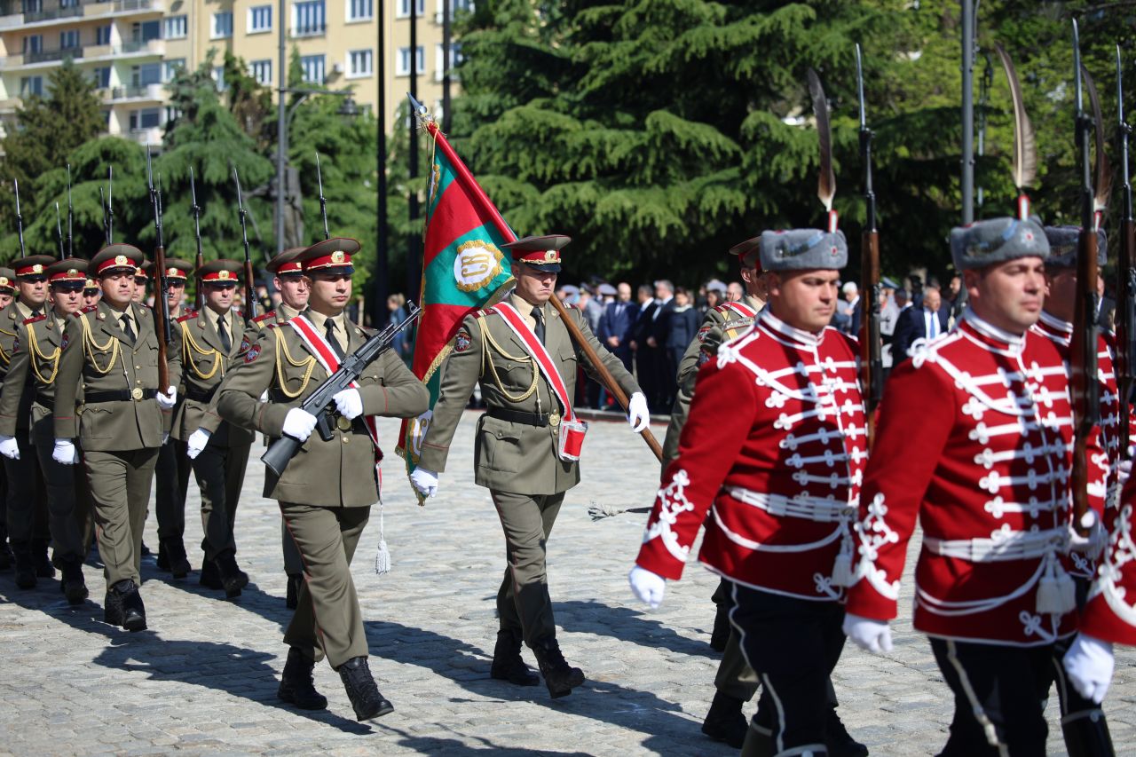 <p>Празник на българската армия - военен парад за 6 май</p>