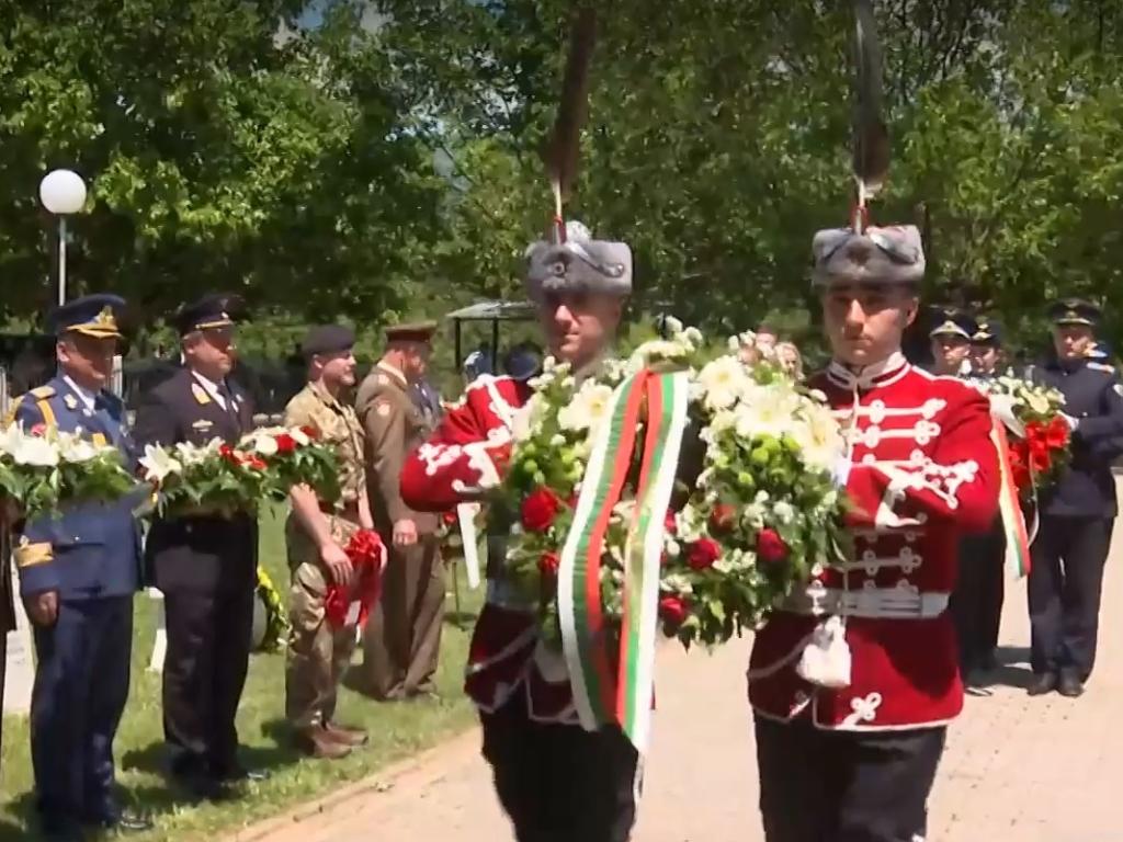 Български дипломати и военни почетоха паметта на загинали войници и