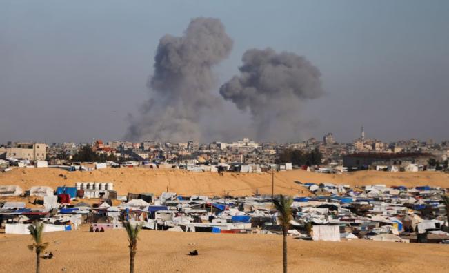 Израелски танкове обкръжиха източната част на град Рафах