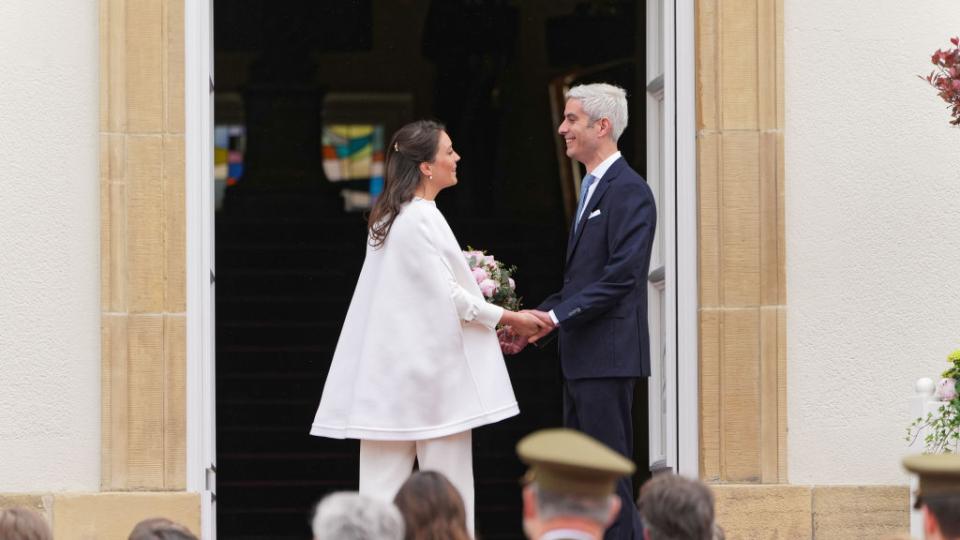 Принцеса Александра посрещна първото си дете със съпруга си Николас