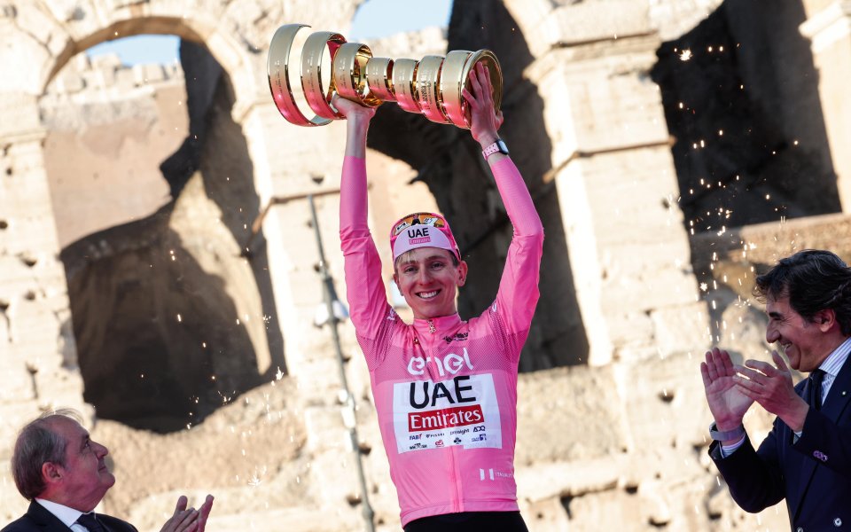 Тадей Погачар триумфира в Джиро Д'Италия по безапелационен начин