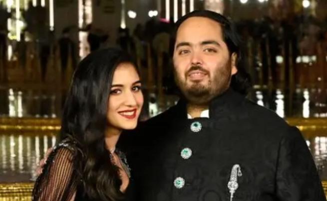 Индийски разкош на круиз в Барселона: Луксозната сватба на сина на най-богатия човек в Азия