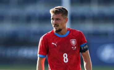 От щаба на чешкия национален отбор обявиха че полузащитникът на Твенте