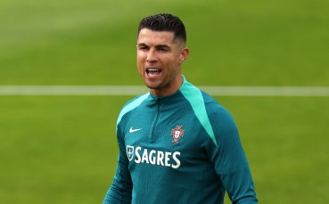 Привърженик на Португалия атакува Кристиано Роналдо по време на петъчната
