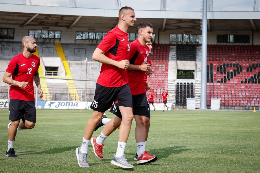 Локомотив София стартира лятната си подготовка1