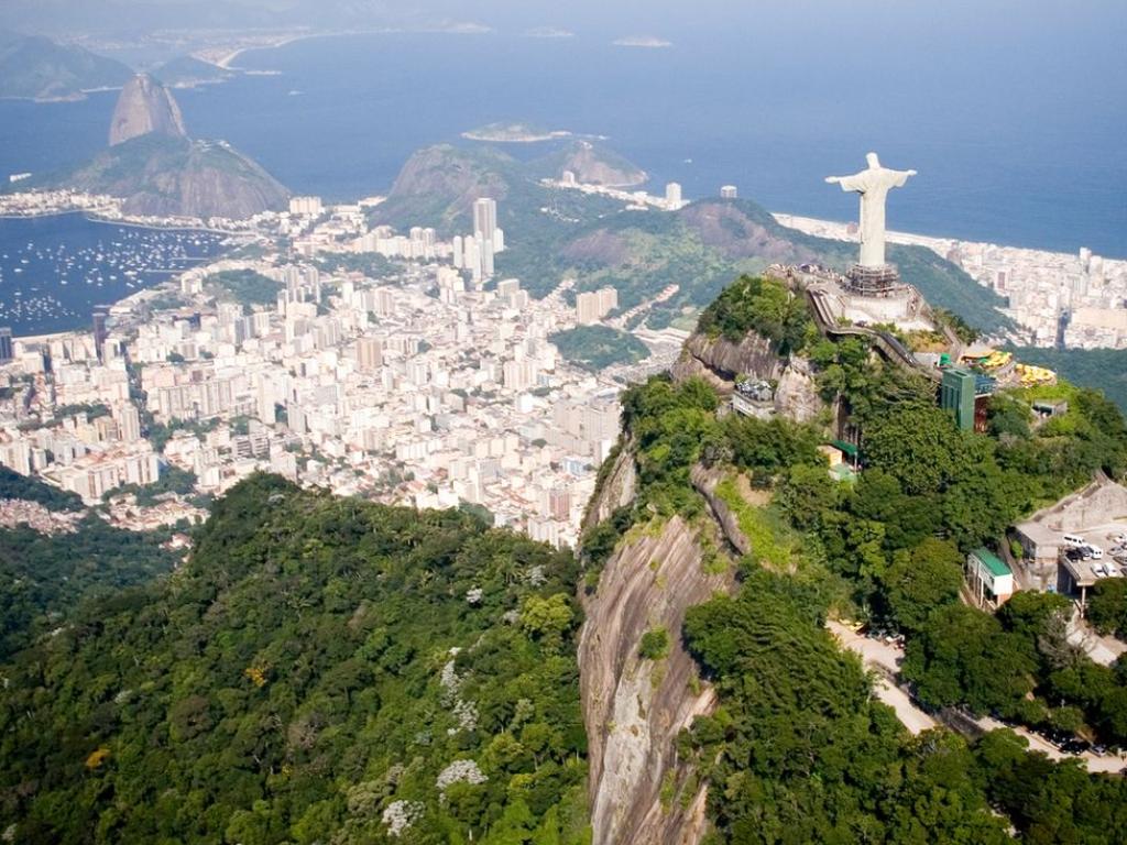 Най емблематичният символ на Рио де Жанейро е безспорно статуята