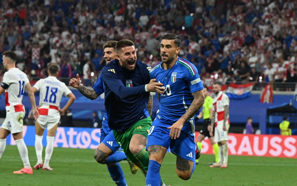 Матиа Дзакани се превърна в големия герой за Италия в мача