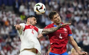 Турция е напред на UEFA EURO 2024 след нервен мач срещу 10 чехи