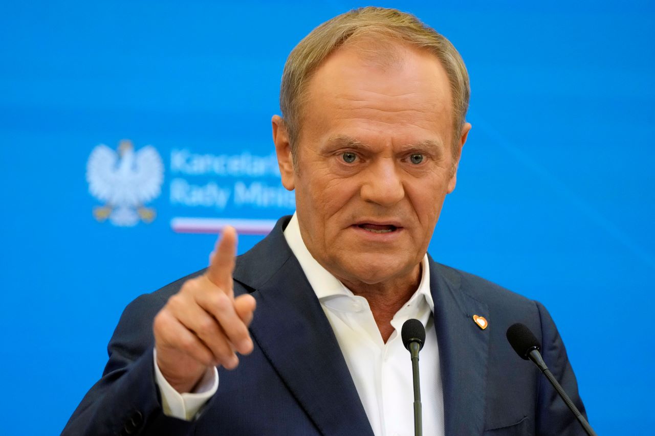 Туск: Мир в Украйна е невъзможен, докато Путин е на власт