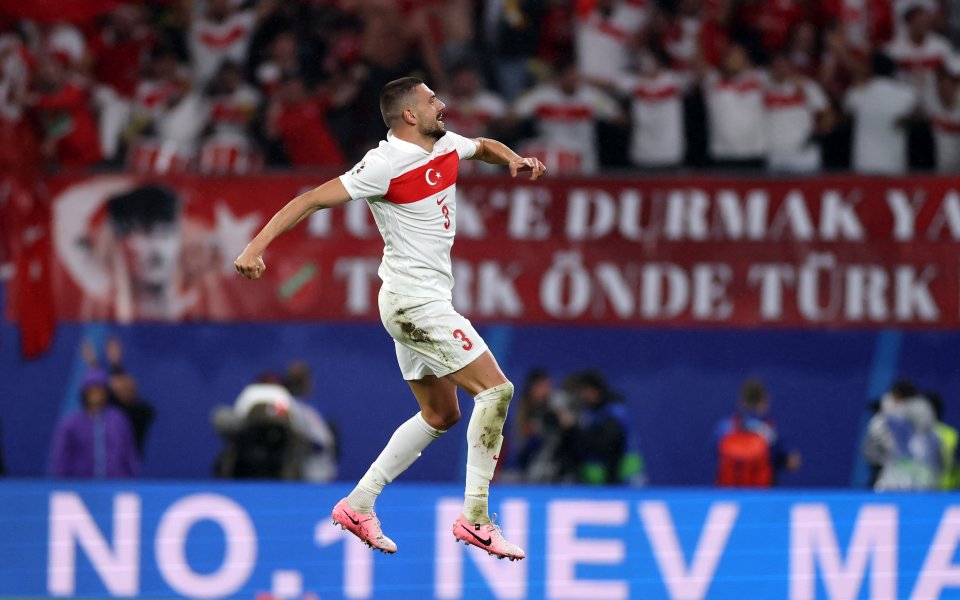 Героят на Турция при победата с 2:1 над Австрия на