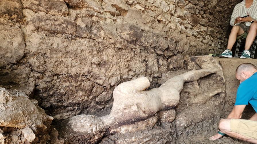 Откриха голяма мраморна статуя край Петрич