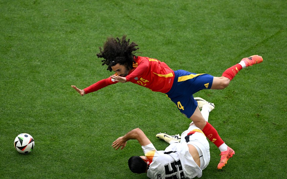 Селекциите на Испания и Германия играят при резултат 0:0 в