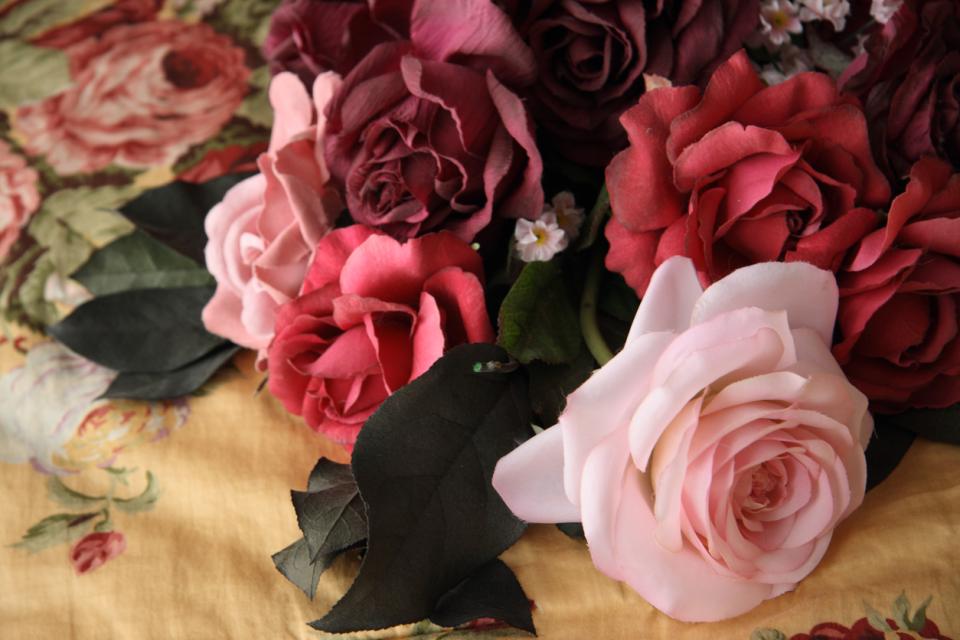  изкуствени цветя 