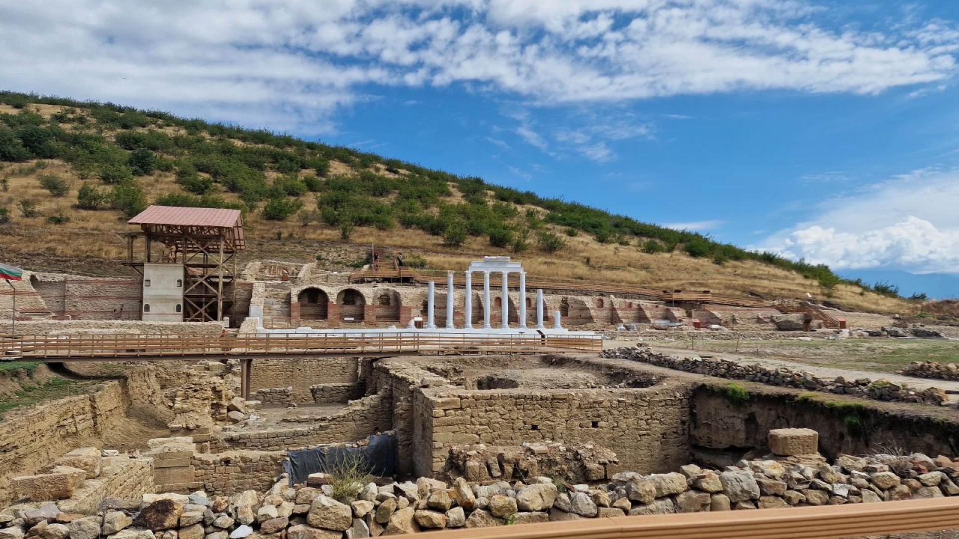 Поредно впечатляващо откритие при спасителните разкопки в западния некропол на