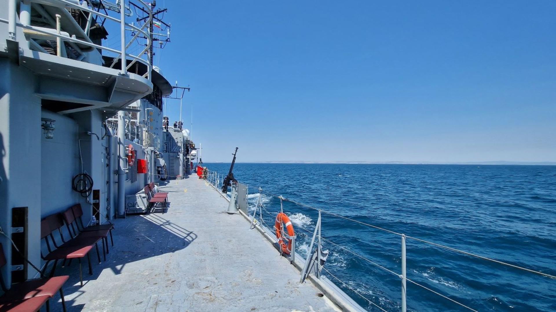 Китайските военноморски сили пуснаха в експлоатация първата си стелт фрегата