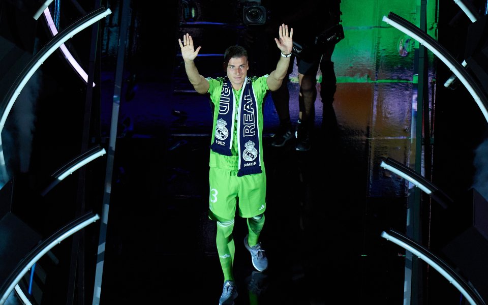 Вратарят на Реал Мадрид Андрий Лунин отвърна на удара, след