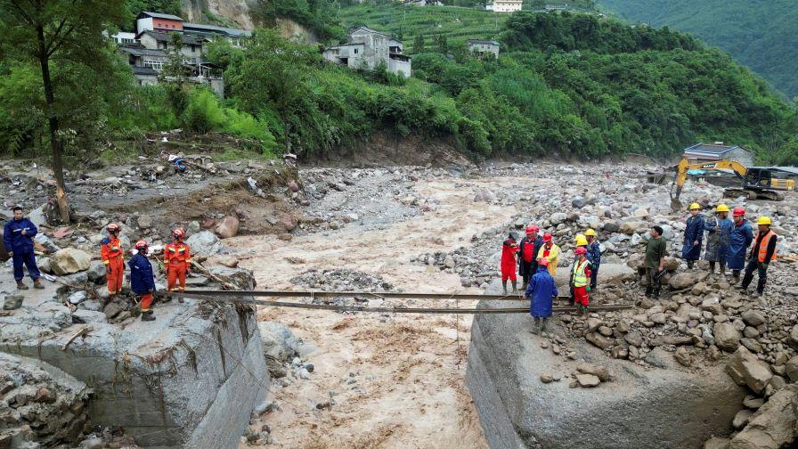 Наводненията в Китай продължават да взимат жертви