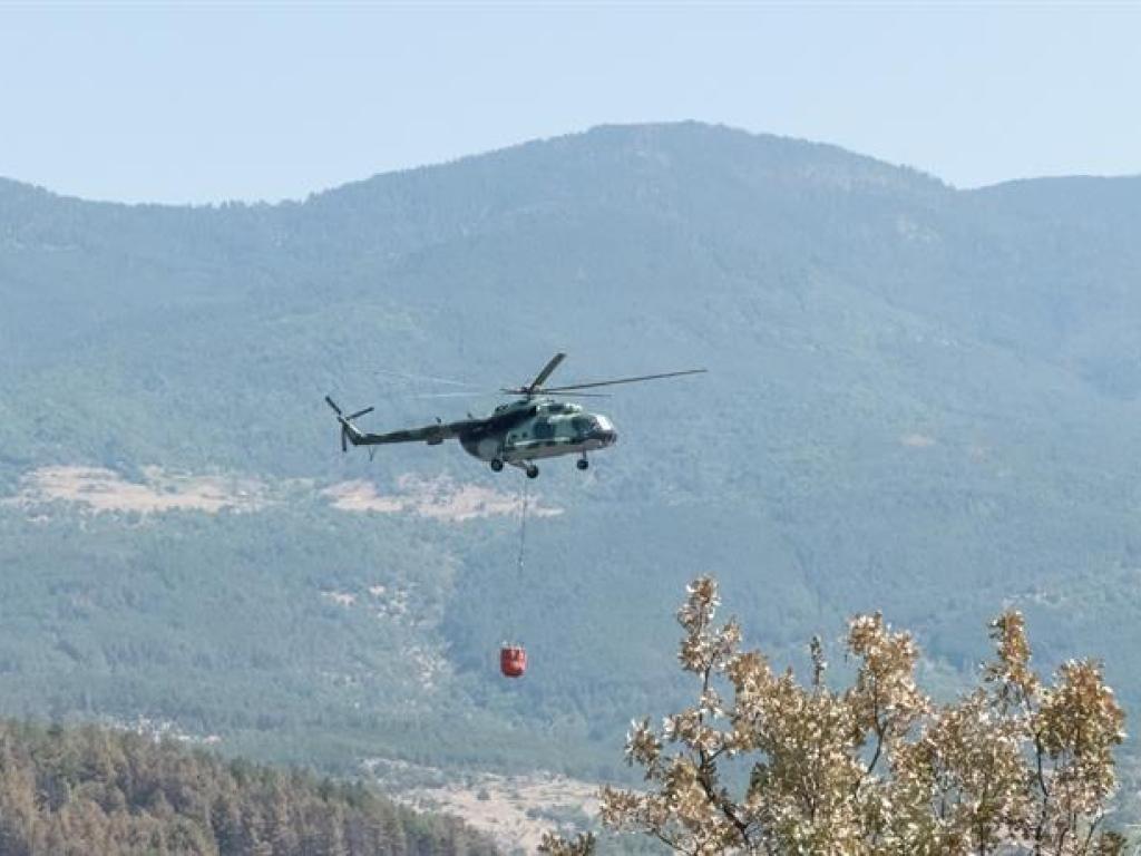 Ипрез изминалата нощ усилията за справяне с пожара в района