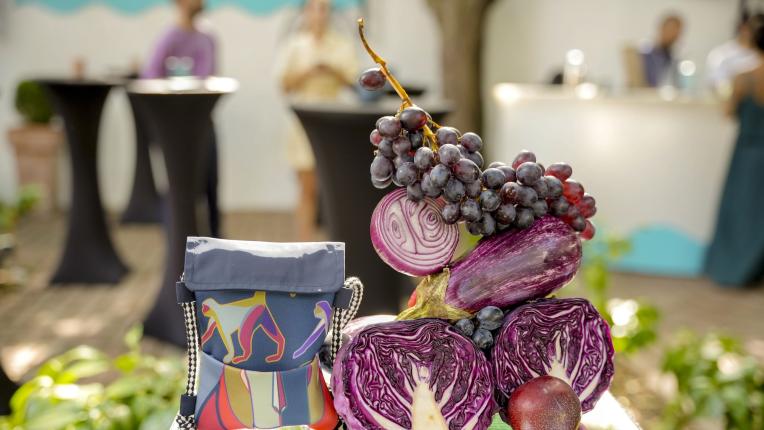  Не аксесоар, а украшение: Специалните мини арт чанти на Антония Йорданова 