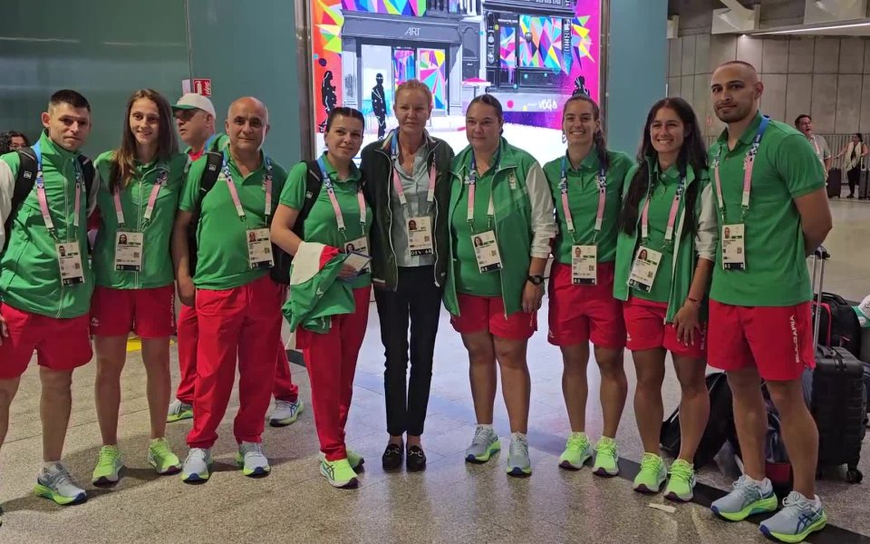 Част от българските олимпийци си направиха снимка, преди старта на