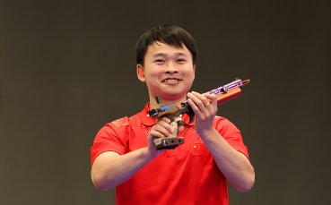 Китаецът Ю Се спечели първата индивидуална титла в спортната стрелба