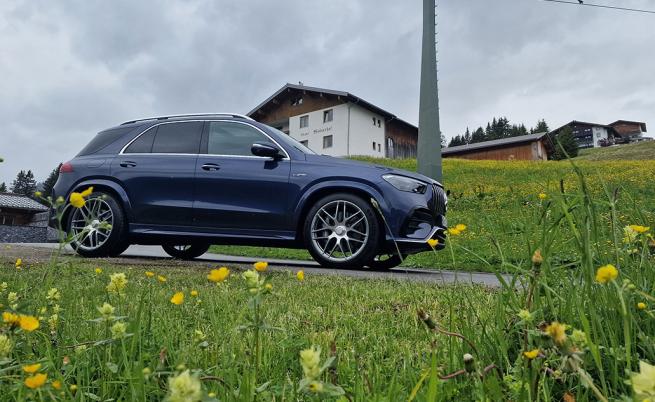  STOP&GO: GLE 53 Hybrid тези 2800 км (!), с 425 кг повече от GLE 53. 