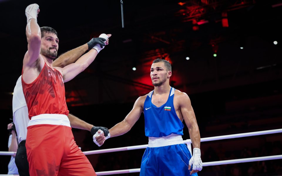 <script src=https://m4.netinfo.bg/gong/js/social-share-bar.js?v=202