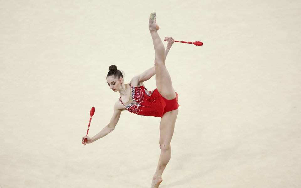 Българската гимнастика Боряна Калейн се изкачи на второ място във