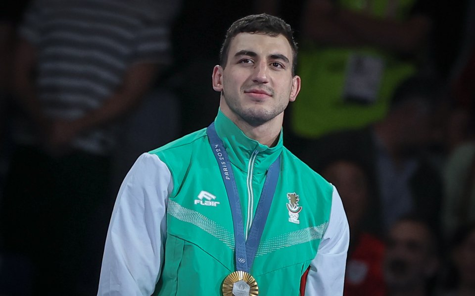 Семен Новиков и Кирил Милов спечелиха титлите в категориите си от държавното по борба