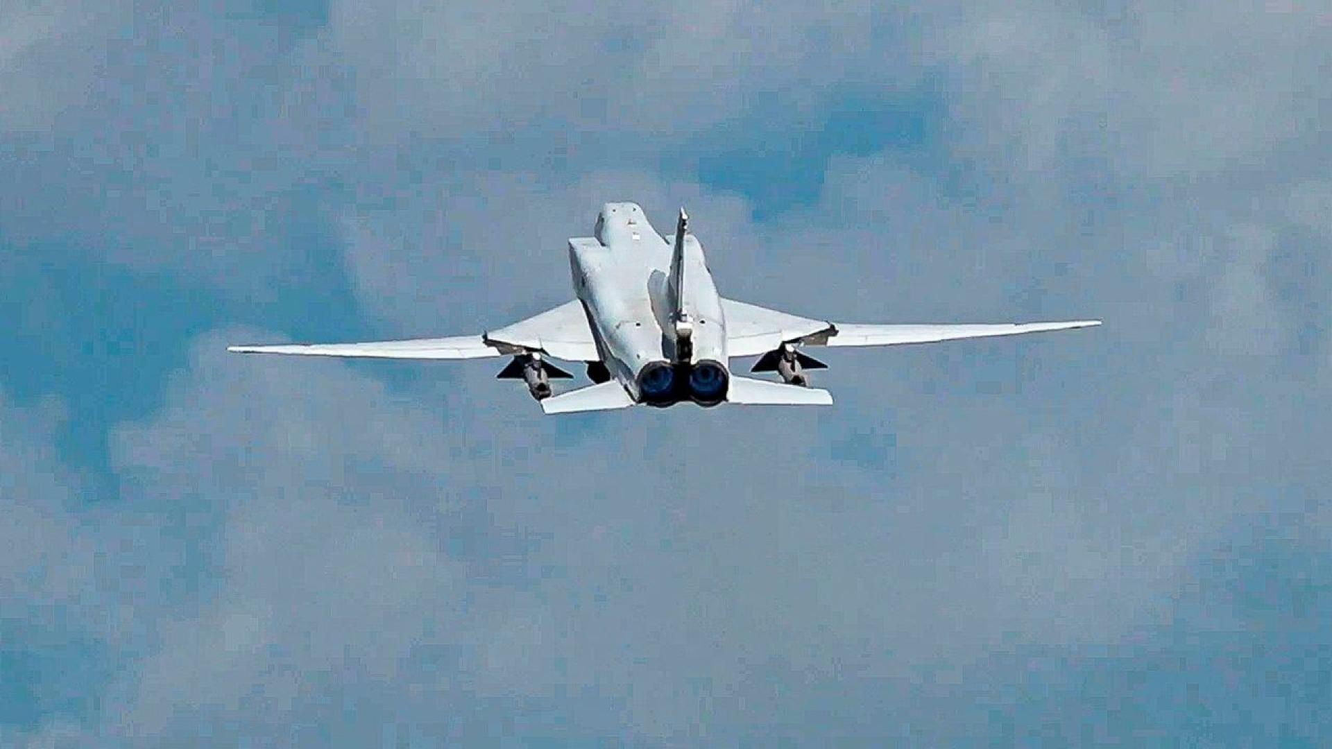 Руски свръхзвуков бомбардировач Ту 22М3 се разби в Сибир при което