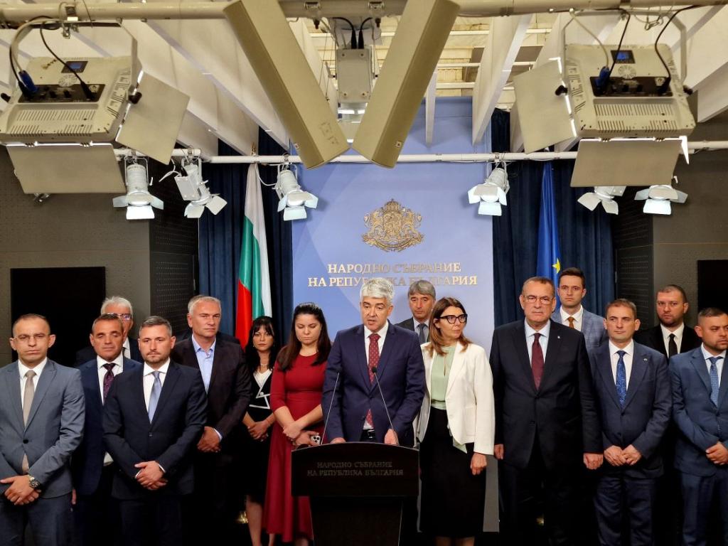 Независимите депутати напуснали или изключени от ДПС дадоха изявление  Те настояват