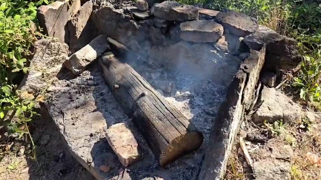 Горски попаднаха на незагасено огнище в Родопите