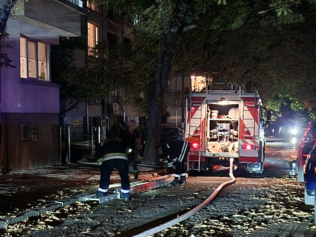 Пожар избухна в жилищна кооперация в бургаския квартал Възраждане тази