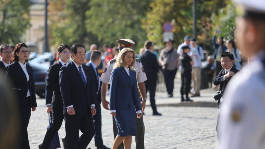 Церемония по полагане на венец на паметника...