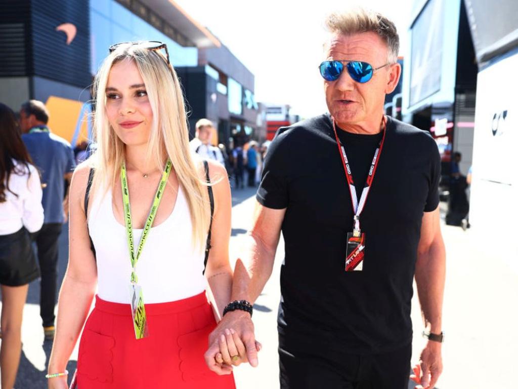 Холи Рамзи обяви че е сгодена за олимпийския плувец Адам