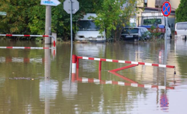 Много тежка ситуация в Полша, заплашени са градове