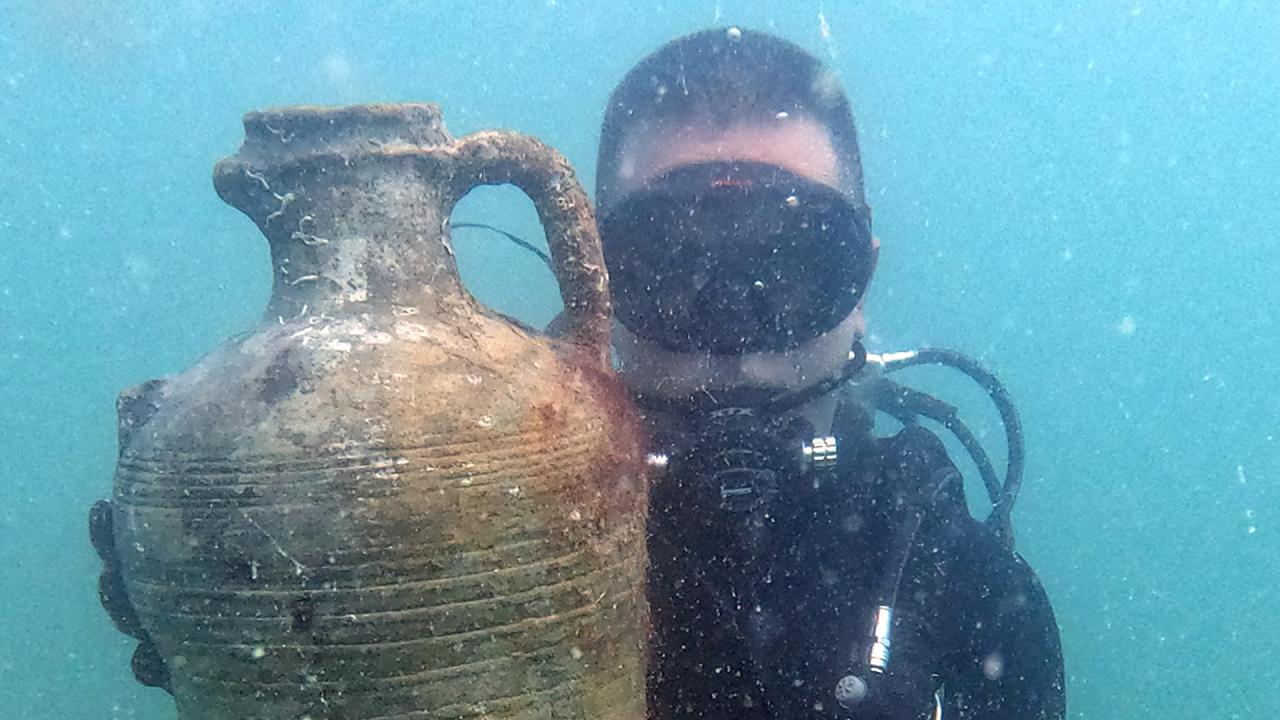 Подводна експедиция откри антични амфори край Созопол