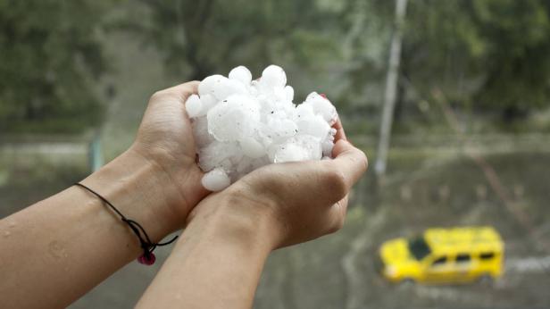 Изграждат бази за борба с градушките в Плевенско