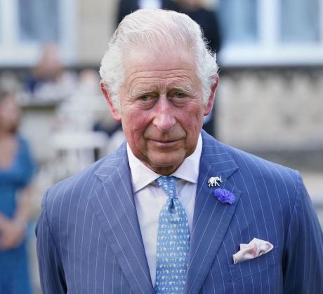 По време на разходка из Нюмаркет заедно със съпругата си